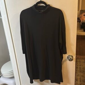 Gently worn Dressed in Lala Icon Mock Neck Black (L)